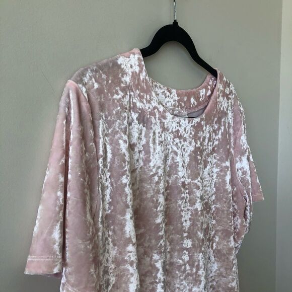 HUE Baby Pink Crushed Velvet Short Sleeve Top - Picture 4 of 6
